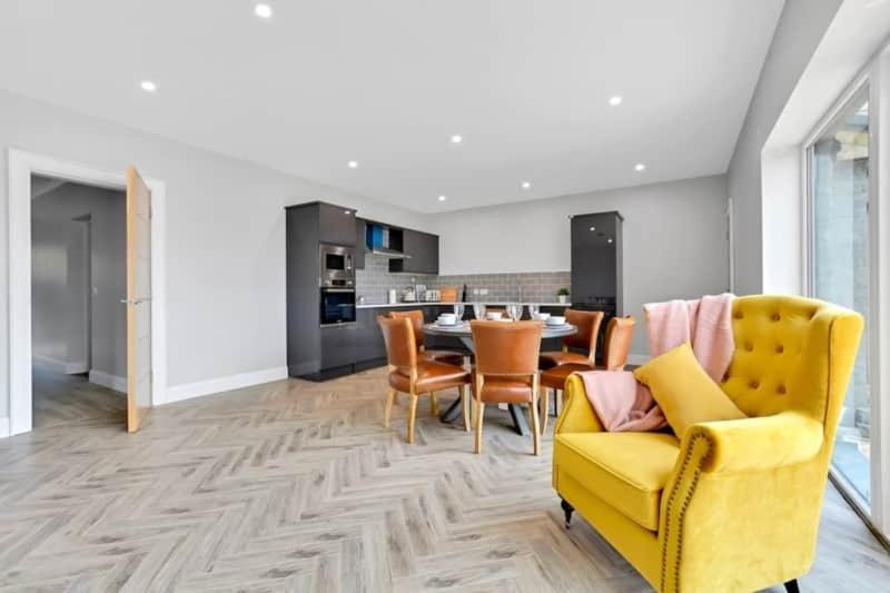Bayview Luxury 3 Bedroom Apartment First Floor Downings Ngoại thất bức ảnh