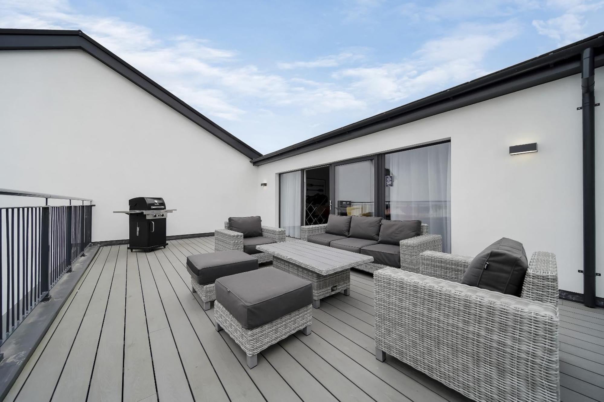Bayview Luxury 3 Bedroom Apartment First Floor Downings Ngoại thất bức ảnh